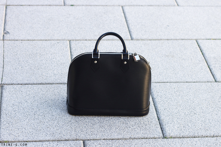 Trini | Louis Vuitton black PM Alma bag